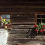 Old Gneser House 1564 Holiday home *